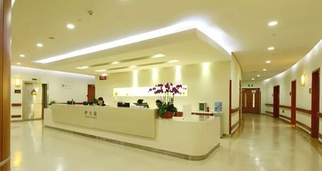 華邦瀛液晶拼接屏入駐香港大學(xué)深圳醫(yī)院，科技賦能智慧醫(yī)療信息咨詢服務(wù)新升級